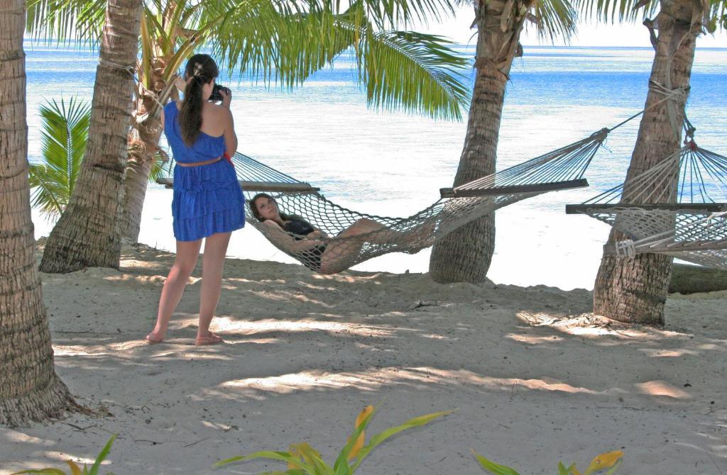 Ratu Kini Backpackers And Dive Resort Mana Island Exterior photo