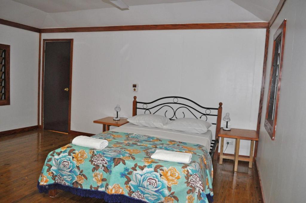 Ratu Kini Backpackers And Dive Resort Mana Island Exterior photo
