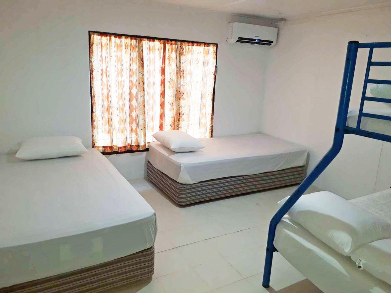 Ratu Kini Backpackers And Dive Resort Mana Island Exterior photo